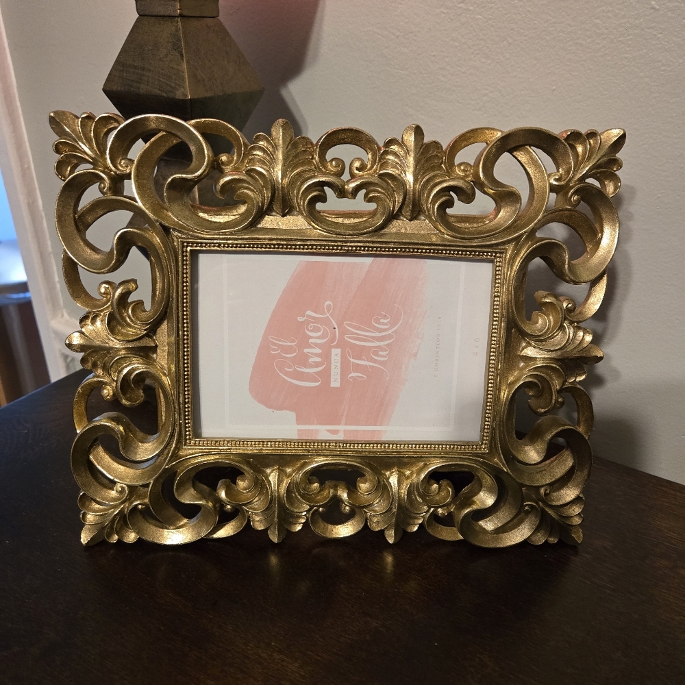 Gold Ornate Photo Frame